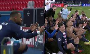 Neymar copies borussia dortmund star erling haaland's celebration after opening scoring for psg one of football's most famous celebration is cristiano ronaldo's 'siu' and haaland added that the. Neymar Mocks Erling Haaland As He Copies The Wonderkid S Zen Celebration After Scoring Daily Mail Online