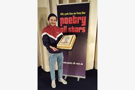 07:35 jean philippe kindler mit einem eindringlichen text über inszenierung, fragwürdige ideale und wahre schönheit. Ozh Jean Philippe Kindler Kuchen Poetry All Stars Owl Zeigt Herz