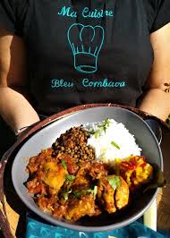 Avec Le Rougail Saucisse Je Crois Bien Que Le Cari Poulet Est L Autre Plat Le Plus Populaire De La Reunion Comme Tous Les Car Rougail Saucisse Combava Poulet