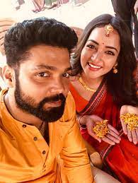 Kannada actor rakshit shetty's 38th birthday called for a double celebration. Rakshit Shetty On Twitter Those Big Deams Hidden Behind The Cutest Smile You Carry Has Always Made Me Wonder How High This Angel Is Going To Fly Some Day You Are A