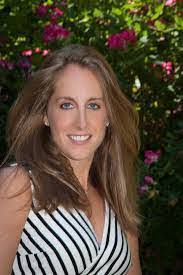 Shelly Mcbee's Instagram, Twitter & Facebook