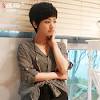 The messy hairdo is edgy, but i think it will be more stunning with a sleek hair look. 3
