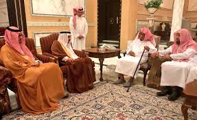 عاصر المستشار في الديوان الملكي الشيخ ناصر بن عبدالعزيز الشثري عدداً من ملوك المملكة بدءاً من الملك خالد ثم الملك فهد فالملك عبدالله رحمهم الله، وصولاً إلى خادم الحرمين الشريفين الملك سلمان بن عبدالعزيز، ويعرف بمستشار الملوك. Ù…Ù†Ø²Ù„ Ø§Ù„Ø´ÙŠØ® Ø³Ø¹Ø¯ Ø§Ù„Ø´Ø«Ø±ÙŠ Thabyan Com