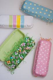 Ostergeschenke Mit Kindern Basteln 14 Susse Ideen Und Inspirationen Kinder Basteln Eierkarton Basteln Mit Kindern Basteln Ideen Ostern