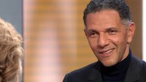 Elle fait ses débuts comme pigiste sur les ondes d'europe 1 en 1980. Passage Des Arts Invite Roschdy Zem En Streaming Replay France 5 France Tv