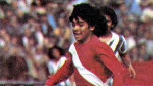 Argentinos juniors, boca juniors, barcelona, napoli, sevilla, newell's old boys and argentina. Hace 40 Anos Nacia La Leyenda Maradona Debutaba En Primera Infobae