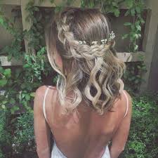 With homecoming being less formal, you can afford simpler hairstyles, yet they should certainly be special to match your outfit and accessories. 35 Homecoming Hairstyles For Short Hair 2021 Best Hair Looks
