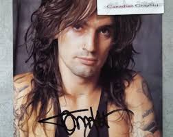 Tommy Lee Hand Signed Autograph 8x10 Photo COA Motley Crue
