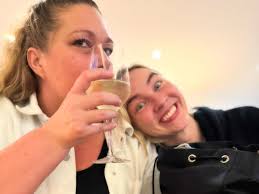 Hey we've opened ✨How to Plot a Hit in Two Days and all things ACP. Huge  congratulations to @melaniejtait and Lee Lewis for all your BRILLIANT  work😘😘😘. I love this cast and