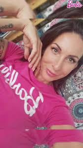 𝐌𝐄𝐋𝐈𝐍𝐃𝐀 𝐒𝐈𝐌𝐎𝐍 (@simon._melinda)