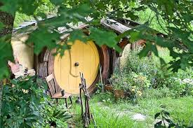 This amazing hobbit house in wales belongs to simon dale and his family. How To Build A Hobbit House Diy Projects Craft Ideas How To S For Home Decor With Videos