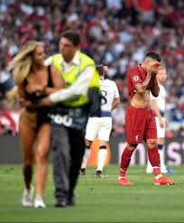 Şampiyonlar ligi finali'nde youtube'da erotik şakalar yapan kinsey wolanski sahaya girdi. Kadin Fenomen Sampiyonlar Ligi Finali Nde Sahaya Girdi Son Dakika Spor