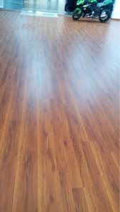 Be sure the surface of the subfloor is flat, clean, dry and sound before starting. Pergo Laminated Wooden Flooring Thickness 8 Mm Id 13489265533