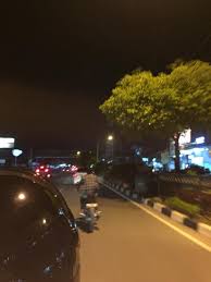 Night scene of urban road photo image picture free download. Pin Oleh Helena Sonya Di Halu Perjalanan Malam Fotografi Perjalanan Pemandangan