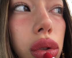 Robyn Langford (redrobyninn)