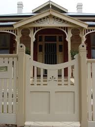 Photo Of Heritage Fencing Adelaide South Australia Australia Timber Fretwork Defines Edwardian Homes Zabor Sadovye Idei Kirpich