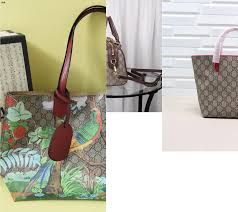 La meilleure sélection pour la collection gucci homme propose des articles pour les hommes toujours à la mode et qui, sans doute, aiment la marque gucci. Sacoche Gucci Supreme