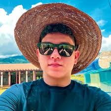 Dorian Meza's Instagram, Twitter & Facebook