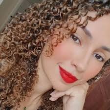 Aline Torres (@AlineTrres)