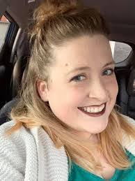 Kari Lemons's Instagram, Twitter & Facebook