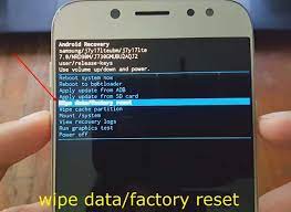 This guide also supports the latest galaxy note 20 series and s20 series, which came out with android 10. Hard Reset Samsung Galaxy J7 Prime Tochomorocho