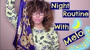 Also nach einer nacht in der du die ganze zeit auf dem kopfkissen gelegen hast, sind die haare wahrscheinlich platt und die locken hängen durch. 8 Wege Wie Du Deine Locken In Der Nacht Schutzen Kannst