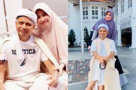 Istri pertama ustaz arifin ilham menangis dengar wasiat kematian suami. Meninggal Dunia 10 Kenangan Indah Ustaz Arifin Ilham Istri Pertama