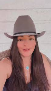 LUCKY ONE ⚡️⚡️ OUT NOW #luckyone #newmusic #oliviawolf #newcountrymusic  #americana #singersongwriter