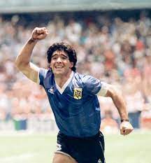 La voz es víctor hugo morales y el gol de diego armando maradona a los 10 minutos del su voz inconfundible, con tono grave, describió la secuencia como pocos lo hacen: 1986 Las Fotos Del Gol Inmortal Contado Por Diego El Grafico