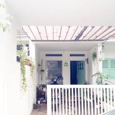 Berikut ini beberapa pilihan warna cat kayu beserta gaya yang cocok untuk digunakan sebagai referensi Desain Rumah Vintage Luas 60 M Yang Kekinian Bikin Nyaman