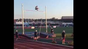 Le saut à la perche est une épreuve d'athlétisme faisant partie des sauts. Saut A La Perche Renaud Lavillenie Passe 5m40 En