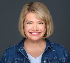 Lorena Nava's Instagram, Twitter & Facebook