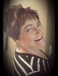 Ellen Fee's Instagram, Twitter & Facebook