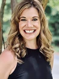 Mandi Robinson's Instagram, Twitter & Facebook