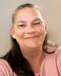 Laura Suggs's Instagram, Twitter & Facebook