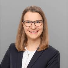 Jennifer Rath's Instagram, Twitter & Facebook