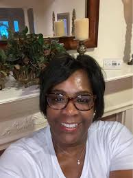 Happy birthday to Janelle Brown! 🎉🎂