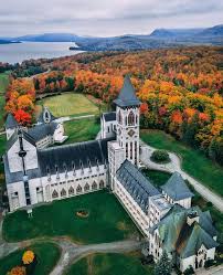 Rhino Quebec On Instagram Saint Benoit Du Lac Planetajuan Rhinoquebec Quebec Quebec Orford Bromont Sutton Drumm Lac Beaux Endroits Quebec