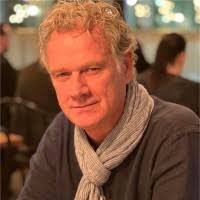 Sarah Valen's Instagram, Twitter & Facebook