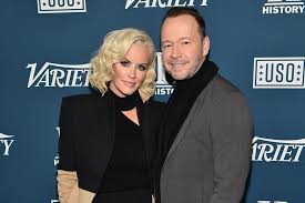 Donnie wahlberg's wife jenny takes to twitter to brag about her 'amazing' husband's $2k tip to ihop waitress. Donnie Wahlberg Leaves 2 020 Tip At Ihop To Celebrate 2020