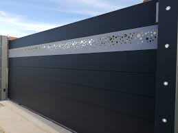 Axihome By Me Avec Motifs Decoupes Art Portails House Main Gates Design Gate Designs Modern House Gate Design