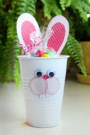 Basteln Mit Kindern Kreative Bastelideen Aus Papp Und Plastikbechern Zum Selbermachen Basteln Fruhling Ostern Osternest Basteln Bastelideen