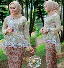 Selain modern, desain dan model baju muslim brokat yang anda pilih haruslah modis. Model Kebaya Jilbab Terbaik 2021 Desain Mewah Dan Modern Model Baju Terbaru