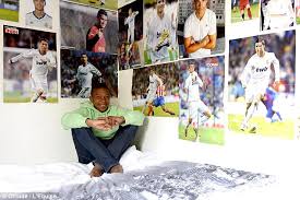 Shop affordable wall art to hang in dorms, bedrooms, offices, or anywhere blank walls aren't welcome. Cristiano Ronaldo Childhood Room