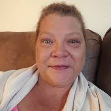 Looking for a good hairstylist!!