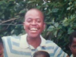 Hello again. Could any one sharpen this picture of my recently departed mum  please? It would make dads day. Thankyou x