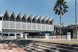 Masjid negara merupakan masjid nasional di malaysia, tepatnya berlokasi di kuala lumpur. 7 Masjid Megah Di Malaysia Yang Bisa Dijadikan Tempat Ibadah 10 Terakhir Ramadan Reservasi Travel Blog