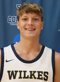 Eli Becker's Instagram, Twitter & Facebook