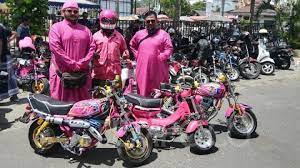 Beberapa tahun kemudian, desain motor rx king telah mengalami beberapa perubahan dan modifikasi yang berpengaruh terhadap performa dan harga di pasaran motor. Begini Jadinya Kalau Yamaha Rx King Langka Dibonsai Jadi Mini Otomotif Tempo Co