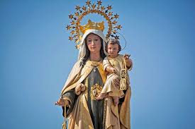 En la actualidad la iglesia católica posee un gran número de fieles dentro de sus filas. La Virgen Del Carmen Historia Aparicion Escapulario Y Su Dia De Celebracion